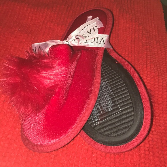 NWT Victoria Secret Red Pom Pom Slippers - Picture 7 of 8